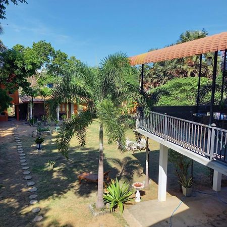 Blue Sands Beach Resort Passikudah Exterior foto
